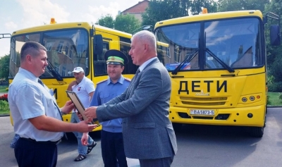 Лучшего водителя школьного автобуса выбрали на Минщине