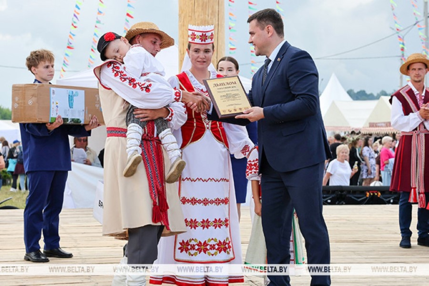 Семья из Костюковичского района стала победителем проекта "Властелин села - 2026"