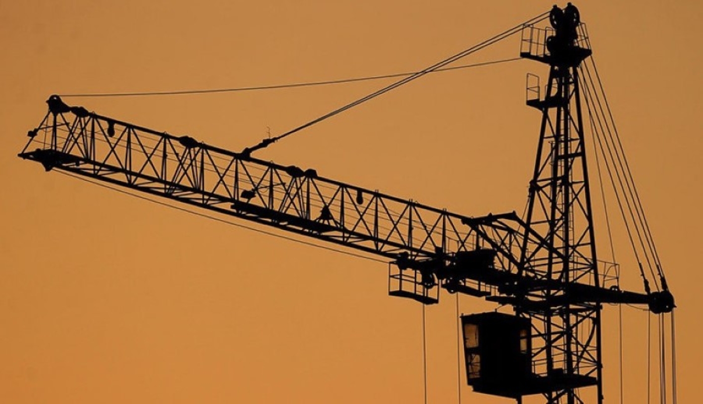 Отсутствие ограждений, видеокамер. Какие нарушения выявляют на стройплощадках, рассказали в Минтруда