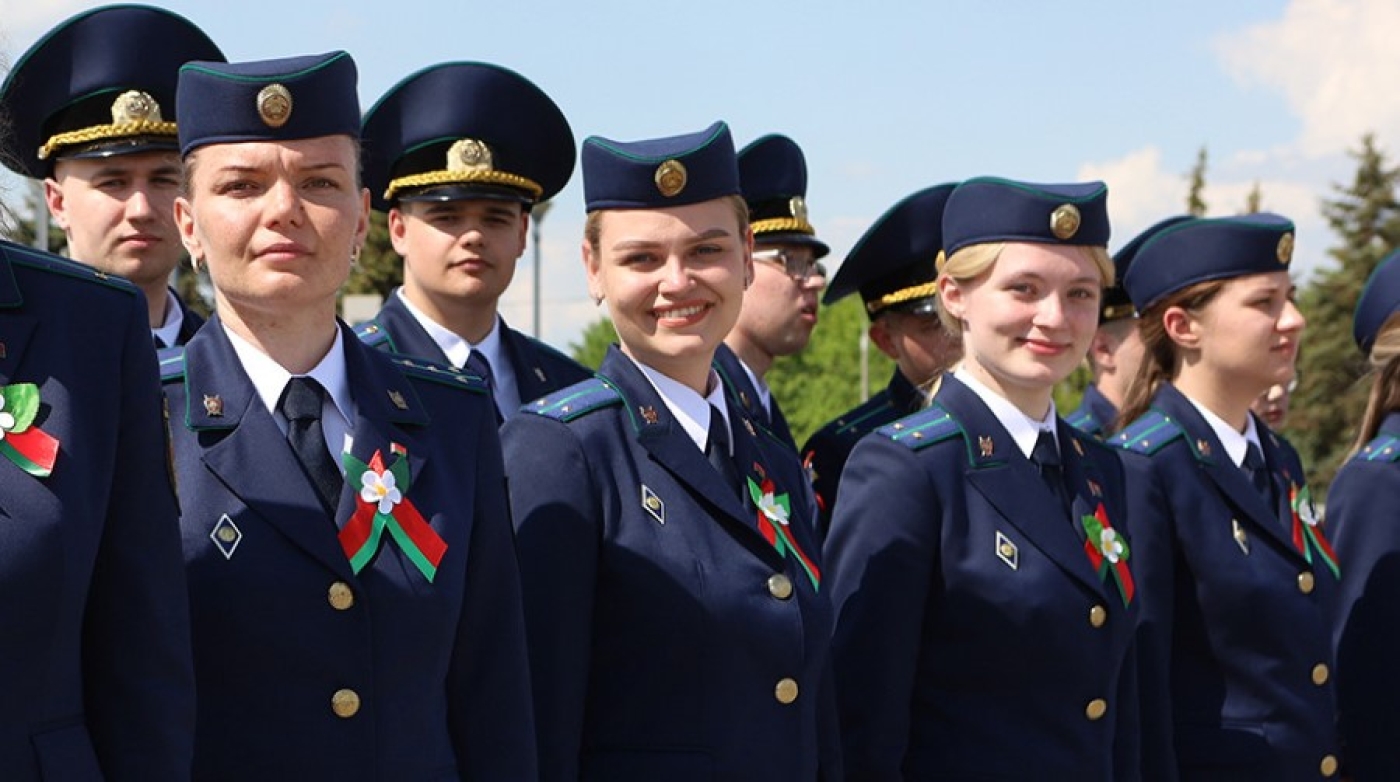 Лукашенко поздравил работников органов прокуратуры с профессиональным праздником