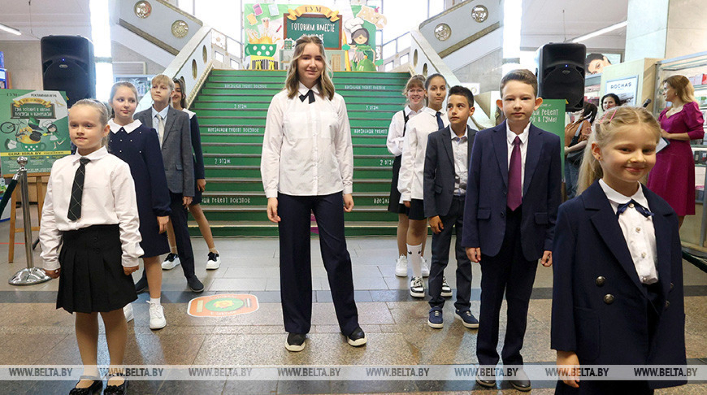 Предприятия "Беллегпрома" к новому учебному году изготовили на 20% больше школьных изделий