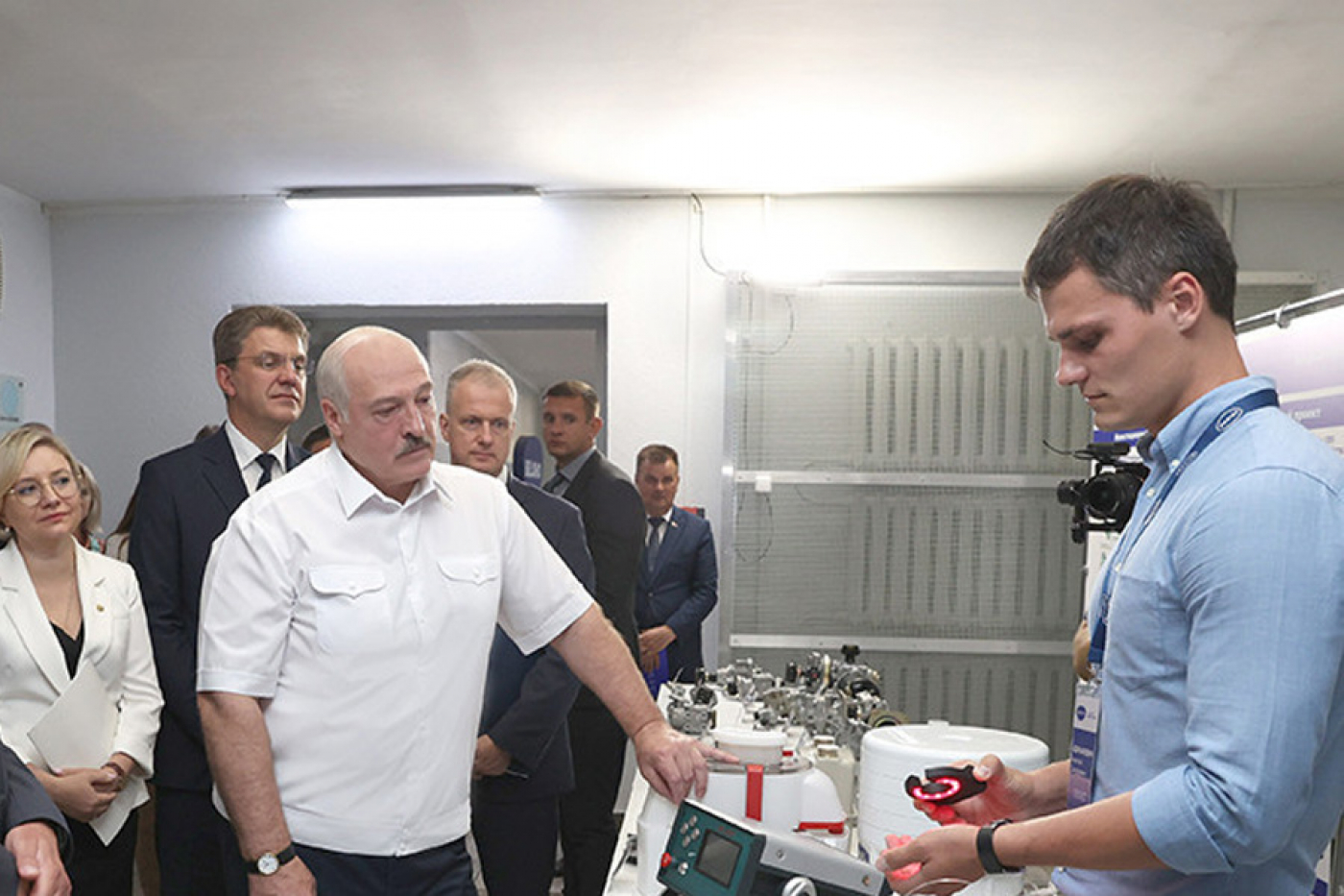 "Если кто-то хочет заработать, надо шевелиться". Лукашенко рассказал, как в студенчестве по ночам разгружал вагоны