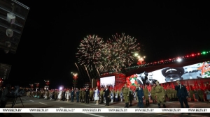 Праздничный фейерверк в честь 80-летия Победы озарил небо над городами Беларуси