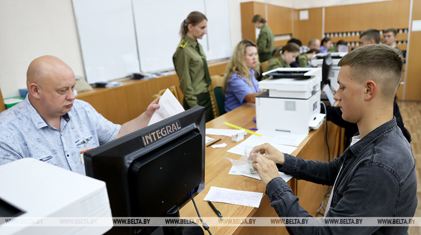 Милицейские вузы Беларуси начали прием документов от абитуриентов в новом формате