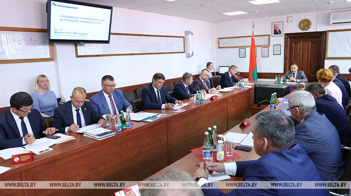 Головченко: необходимо максимально эффективно обеспечить уборку сахарной свеклы и ее переработку