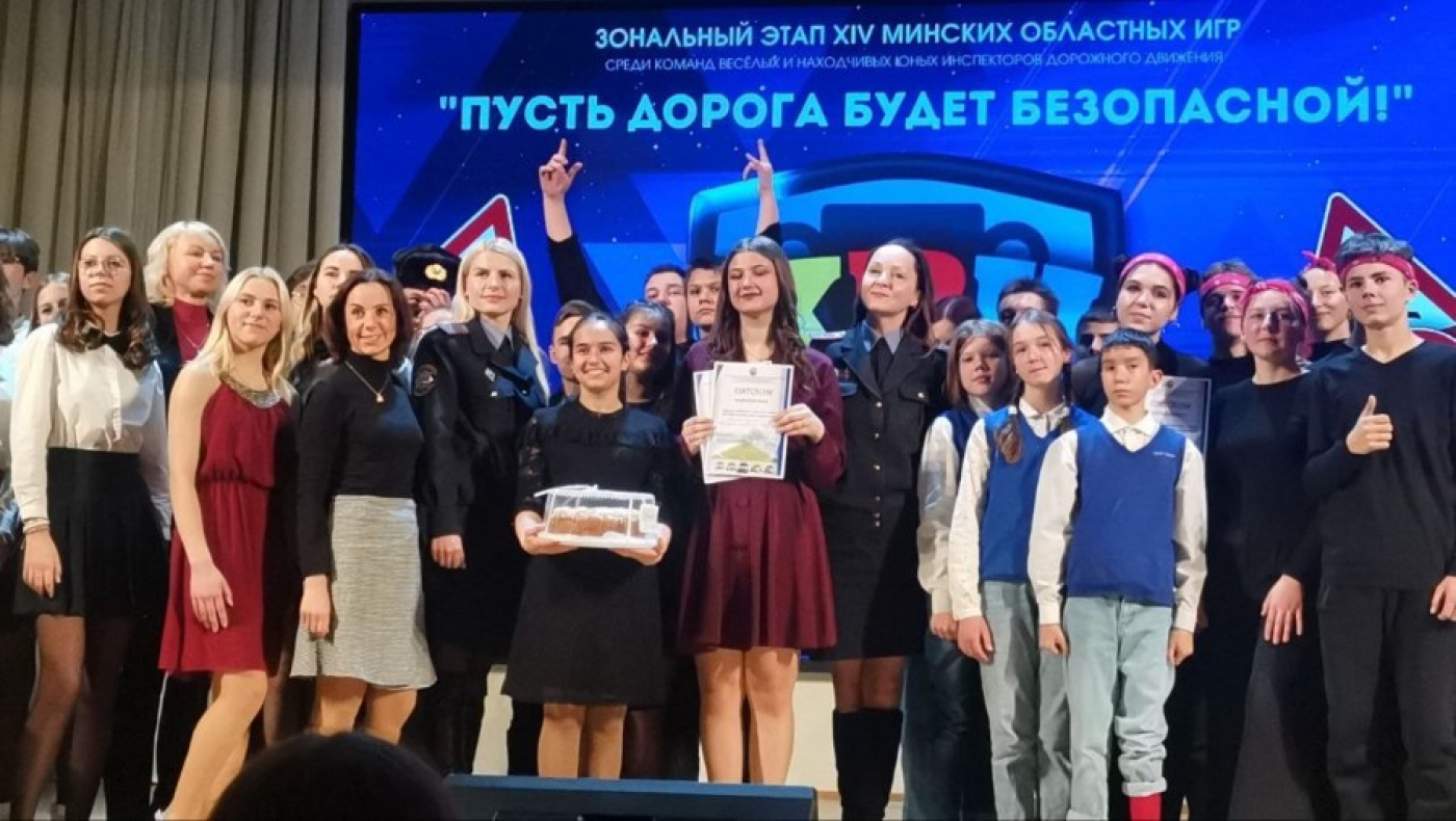Поздравляем команду КВН "Барышни рулят" за 1 место