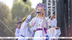 Певица Алина Чижик: наша песня стала визиткой каравай-феста "Бацькава булка"