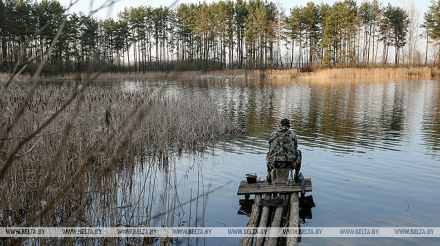 "Только одной удочкой и в светлое время суток". Госинспектор о правилах ловли рыбы в нерест