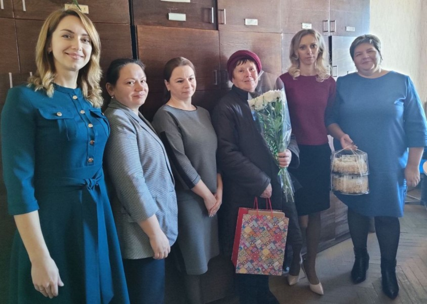 Поздравили ветерана труда Бабровскую Ольгу Сергеевну с юбилеем!