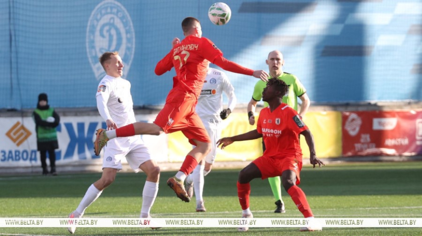 Минские динамовцы одолели футболистов "Сморгони" в чемпионате Беларуси