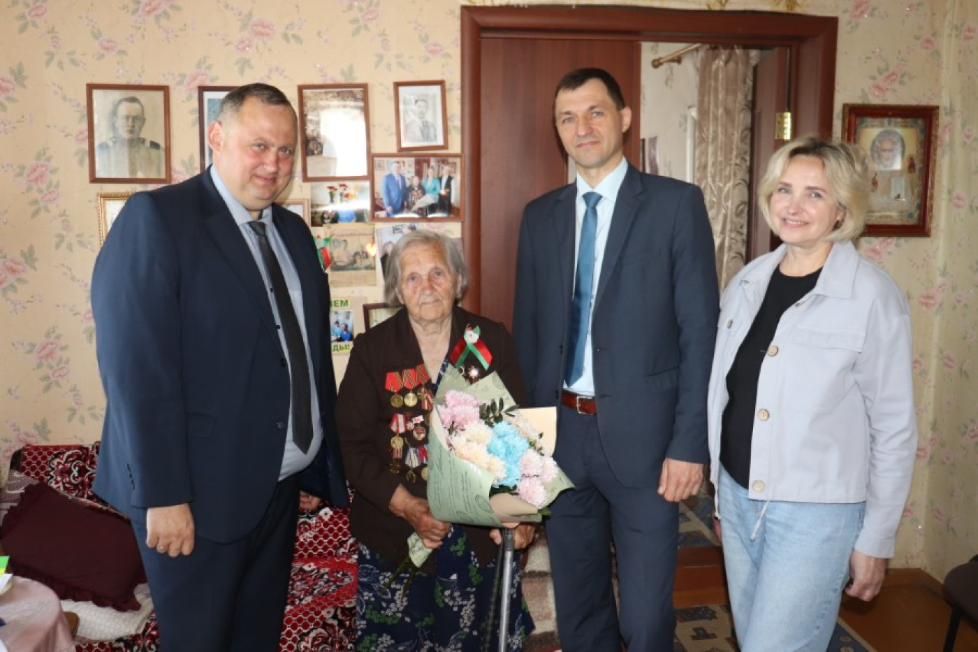 К ветерану – с подарком