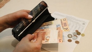 Сколько белорусы будут платить за свет, газ и тепло в 2025 году, рассказали в МАРТ