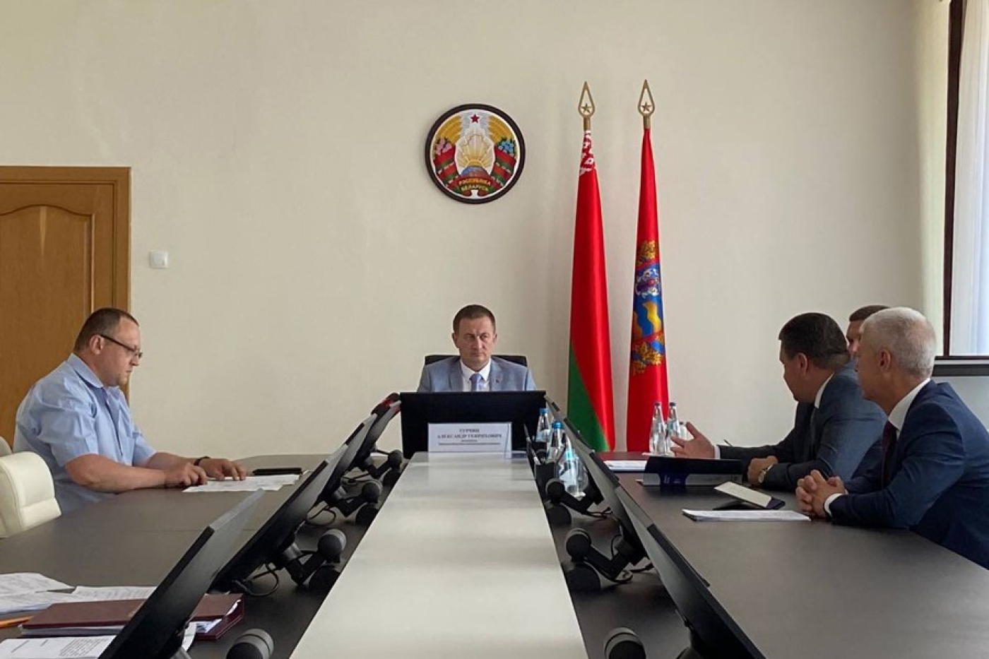 Александр Турчин проводит приём граждан в Воложине