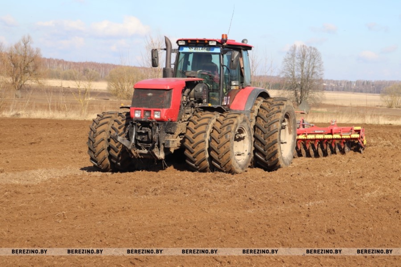 Работы вядуць комплексна