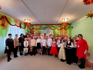 Новогодний праздник «В гостях у Деда Мороза»