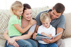 Когда родители могут взять дополнительный выходной, рассказали в Минтруда