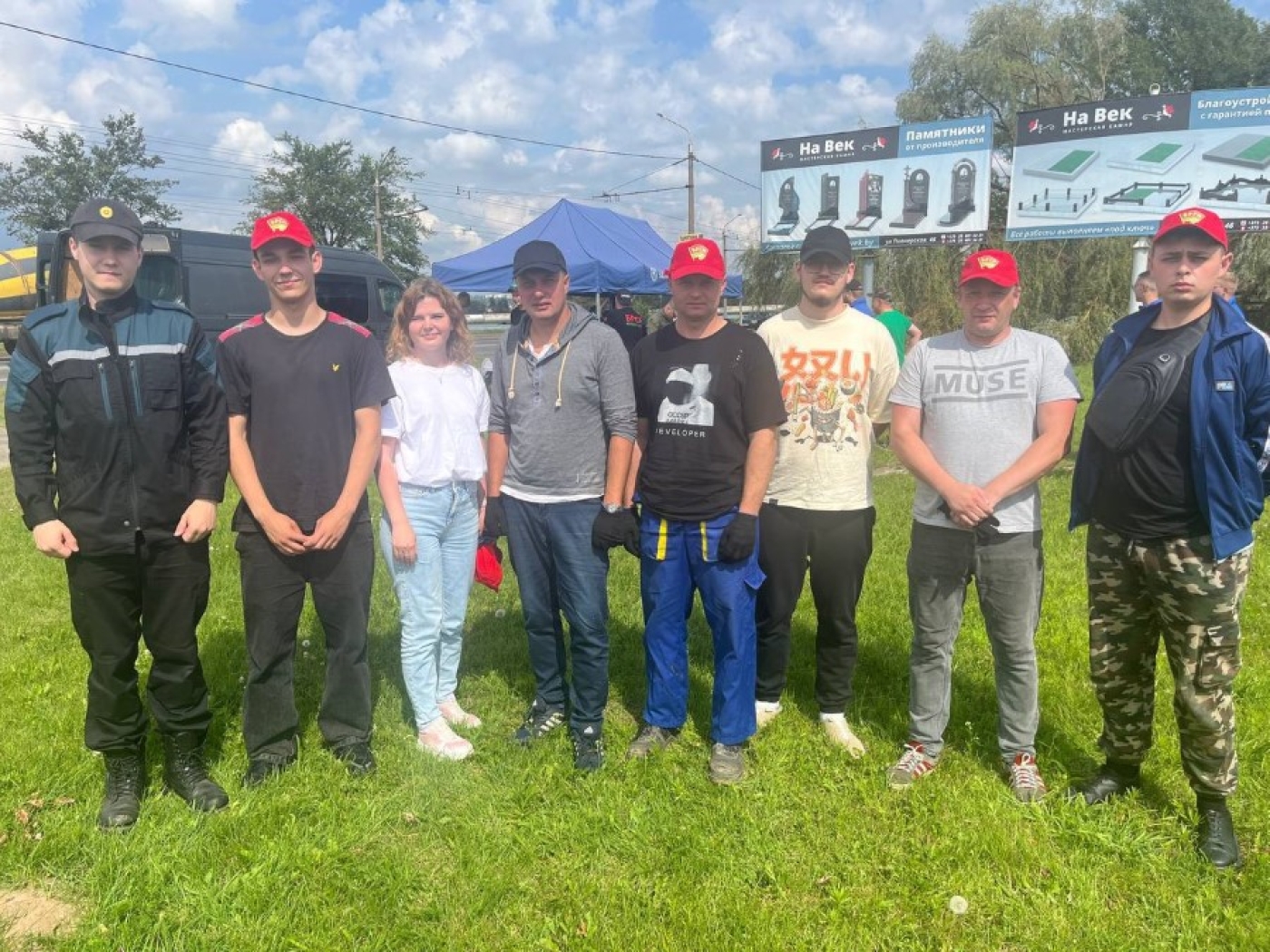 Молодежь Минщины ликвидируют последствия урагана в Могилеве