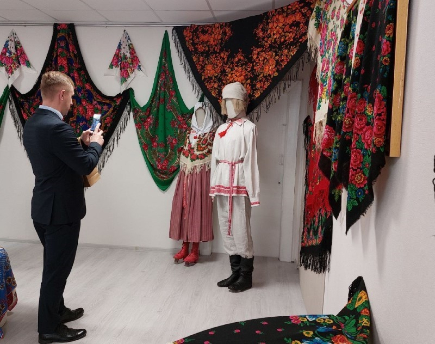 Выставки в центре ремёсел никогда не пустуют