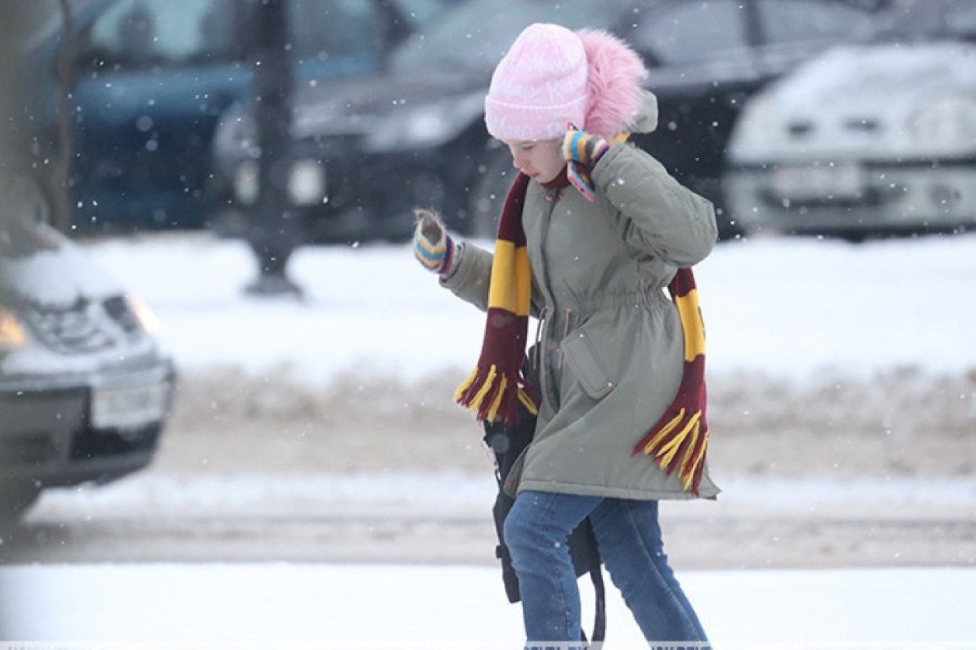 При каких условиях зимой ребенка лучше не отправлять в школу, рассказала эксперт