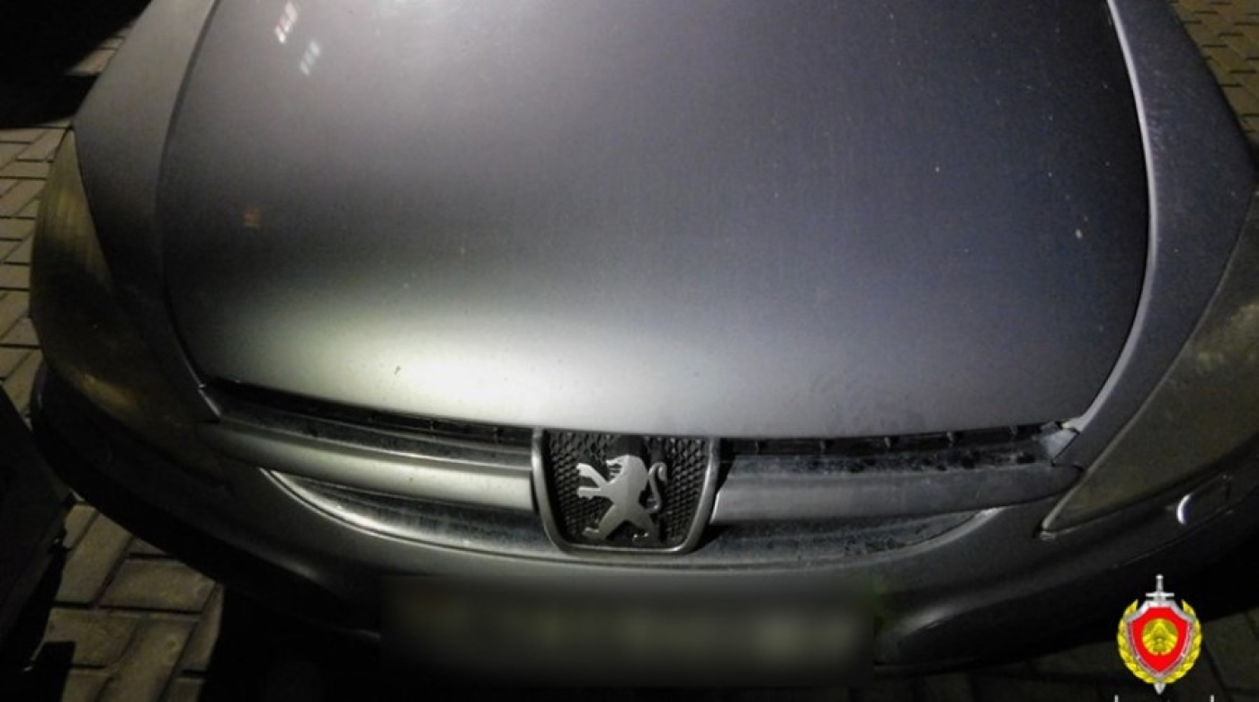 "Хотел проучить". Жителя Слуцка, повредившего автомобиль, нашли по следу обуви