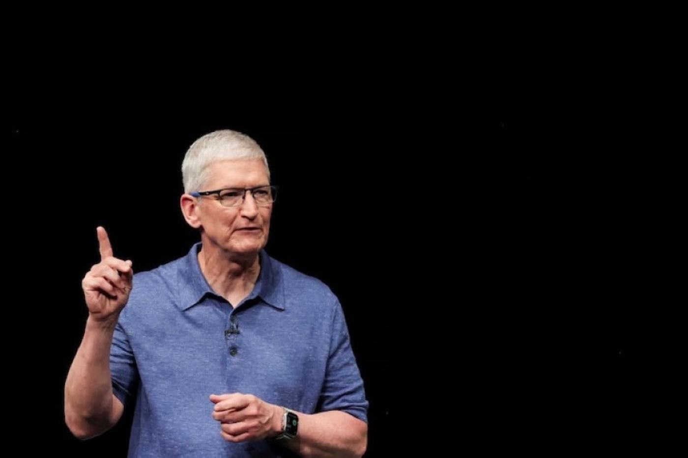 Тим Кук объявил об уходе с поста гендиректора Apple