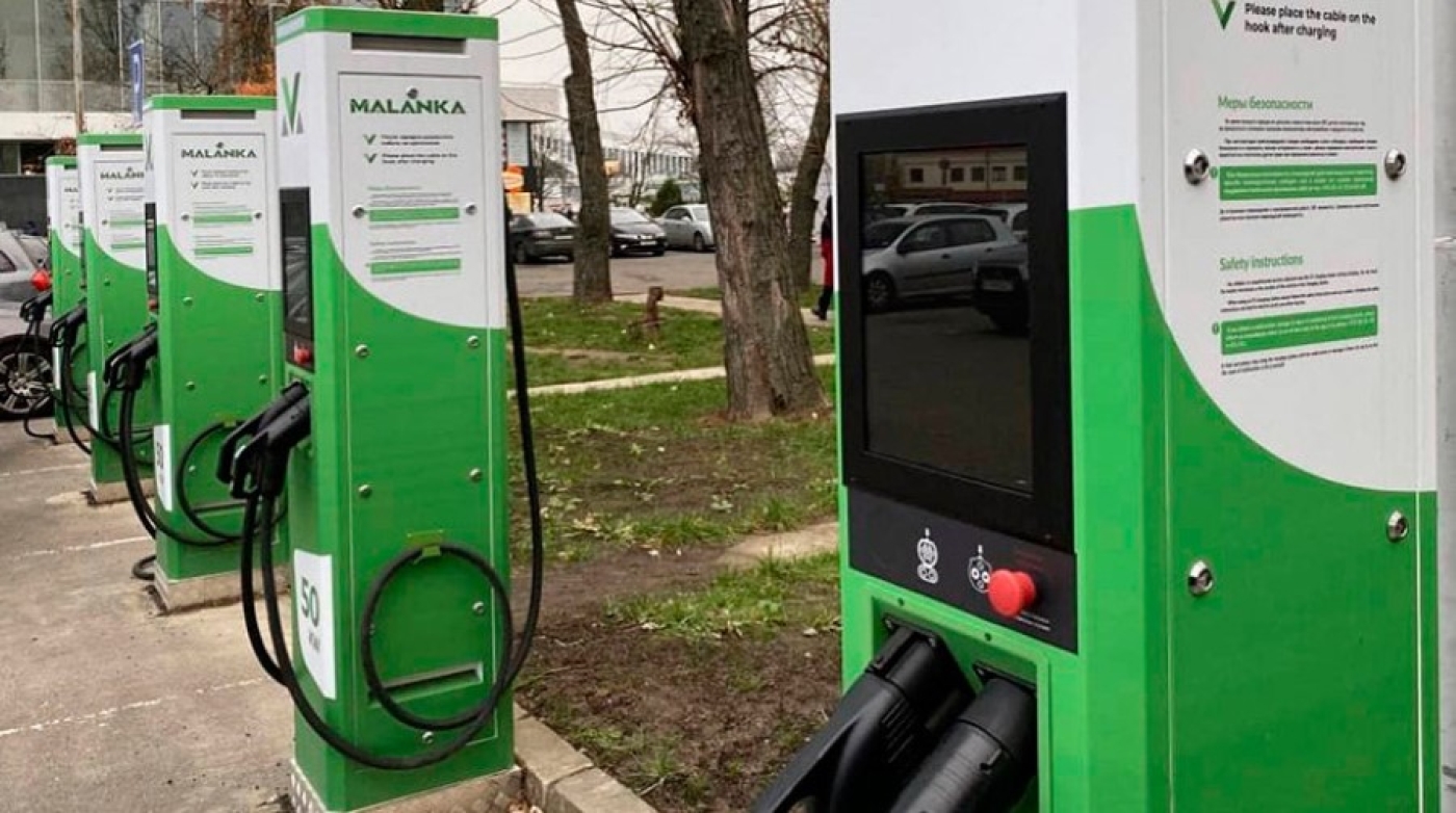 "Белоруснефть" в этом году планирует ввести 40 новых зарядных станций