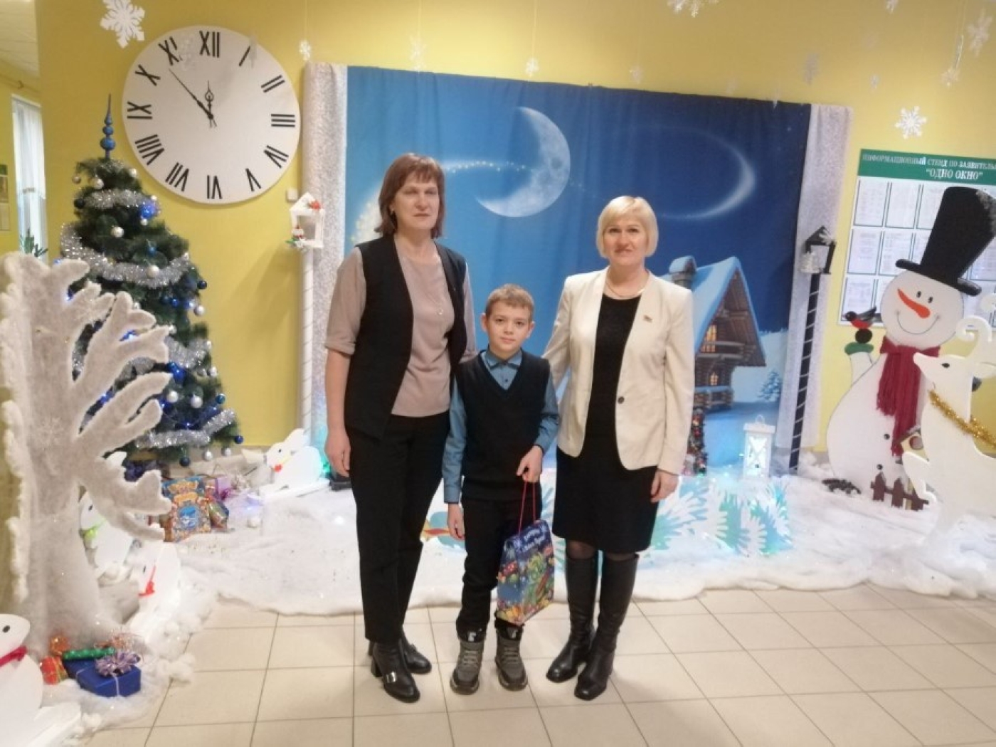 В рамках акции "Наши дети" с Новым годом поздравили Варивоцкого Александра