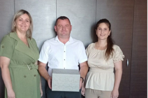 Поздравления с юбилеем со Дня рождения сегодня принимает директор ГУП "Березинское ПМС" Николай Куксенок.