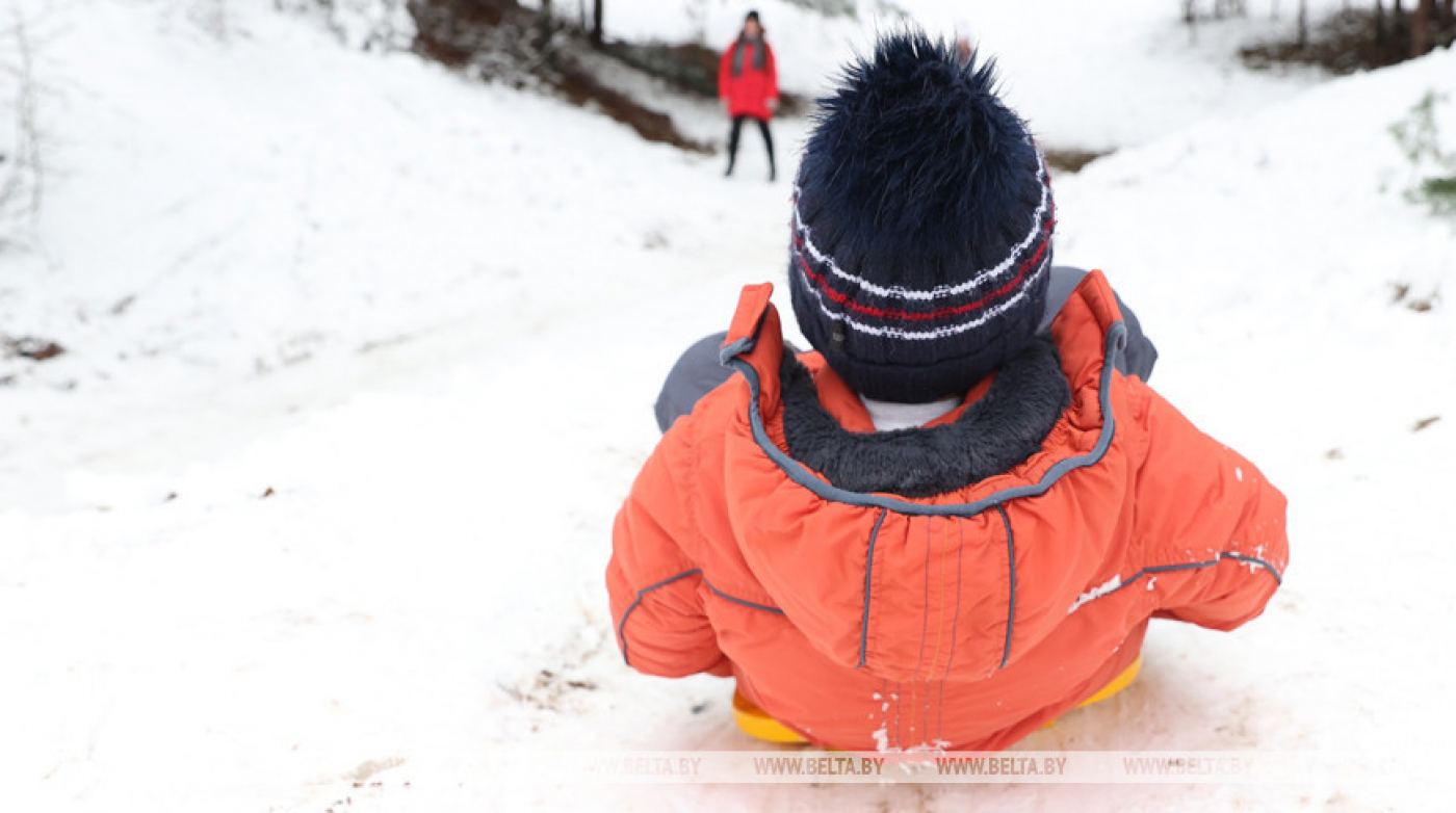 На волосок от трагедии: в Добруше дети устроили опасные игры возле реки