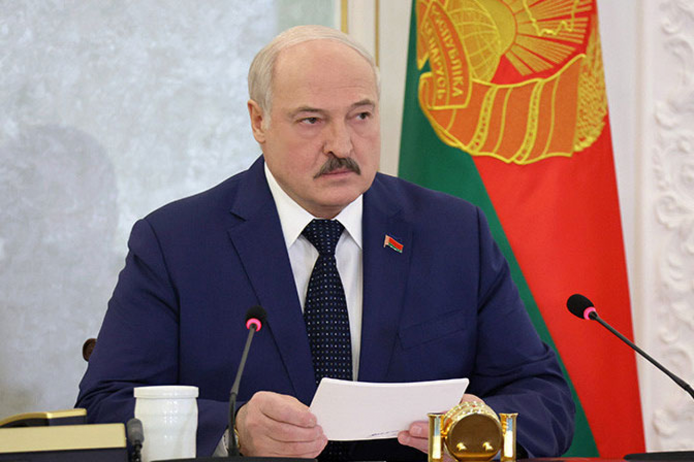 «Каждого сможем защитить». Лукашенко поручил обеспечить безопасность членов комиссий на референдуме