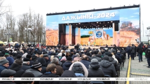 Лукашенко в Климовичах посещает праздник "Дажынкi"