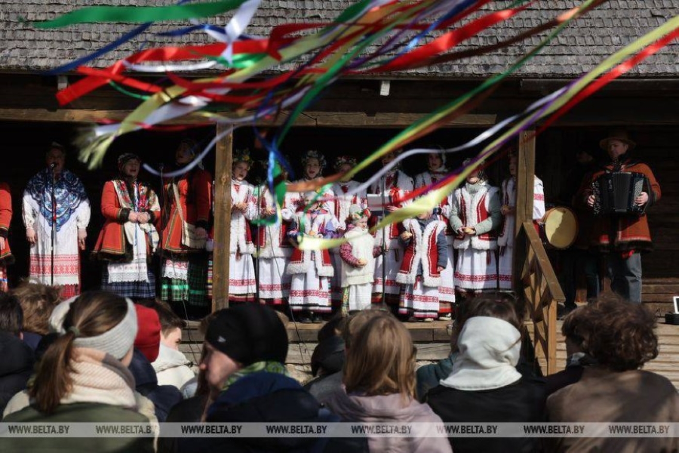 “Валошкі” і “Радзіна” гукаюць вясну на радзіме Янкі Купалы