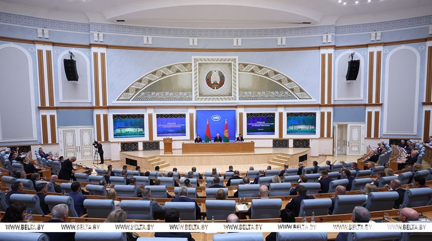 Лукашенко: экономика и банковский сектор Беларуси пережили беспрецедентные вызовы