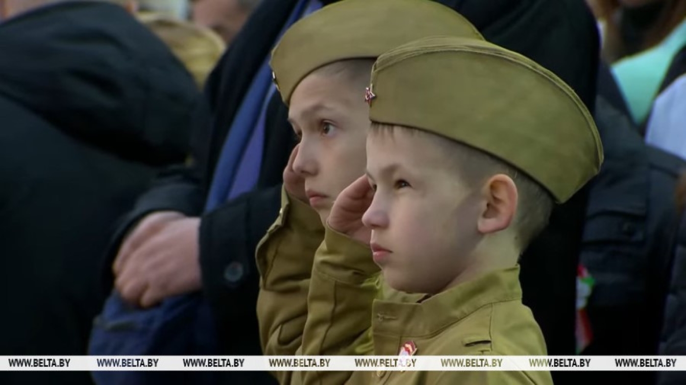 Лукашенко: Великая Победа - ценность, которую мы завещаем беречь своим детям и внукам