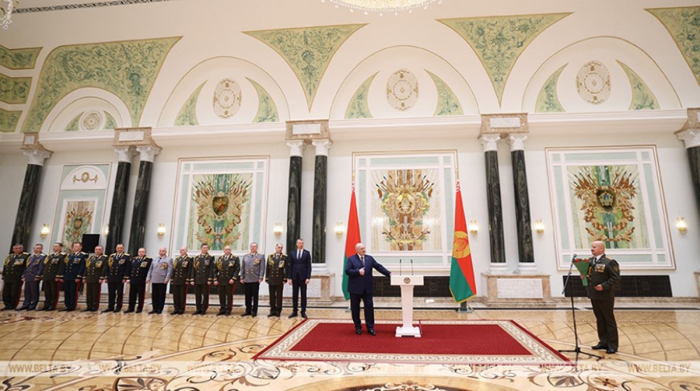 Лукашенко: профессия Родину защищать еще долго будет актуальной и востребованной