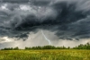 Погода 17 сентября: сильные дожди и грозы, до +19 °С
