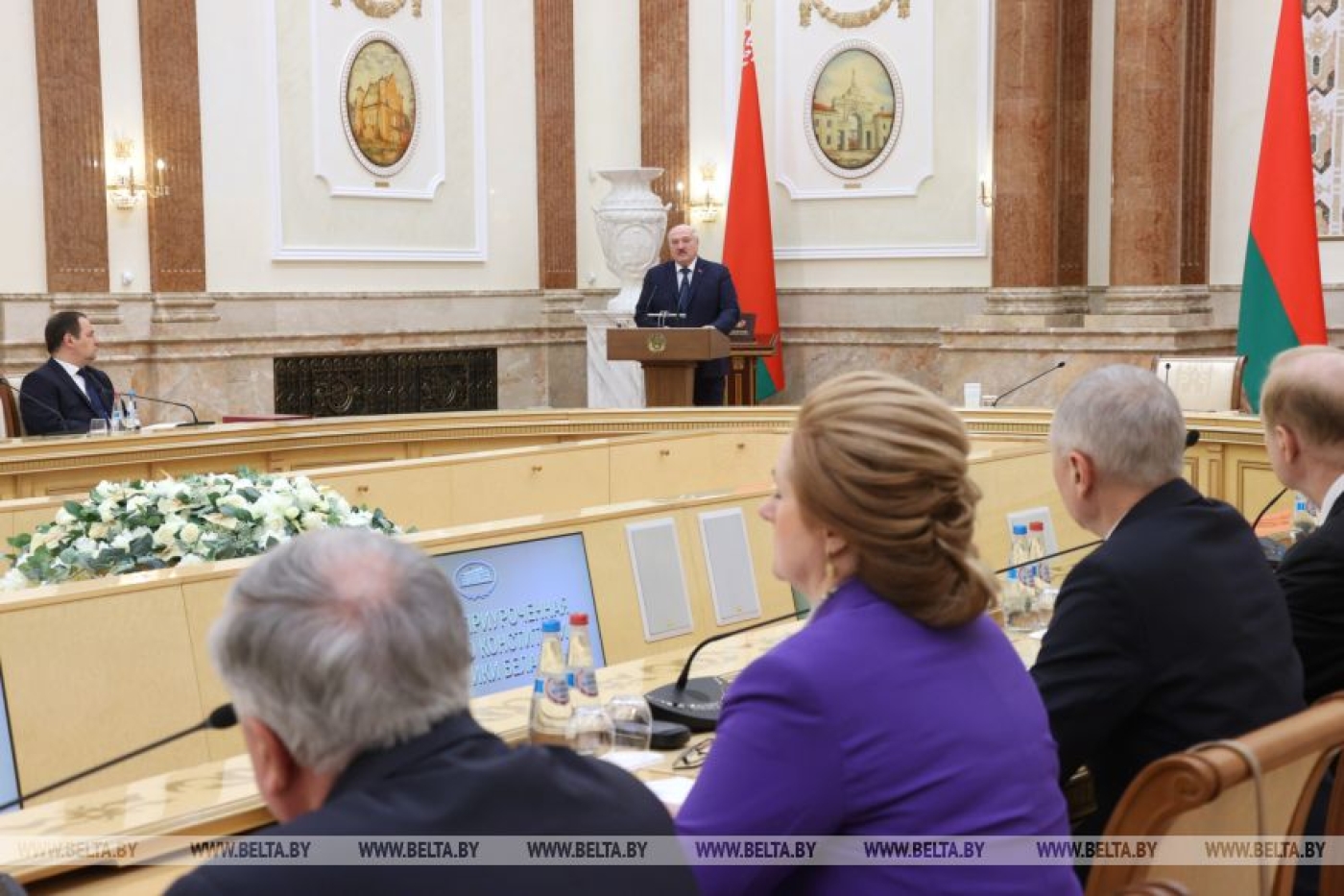Лукашенко: государственная идеология должна захватить весь народ