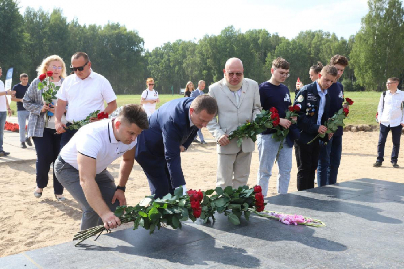 Вам строить будущую Беларусь: Турчин встретился с бойцами БРСМ на реконструкции «Хатыни»