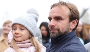 Какую поддержку государство оказывает отцам, рассказали в Минтруда