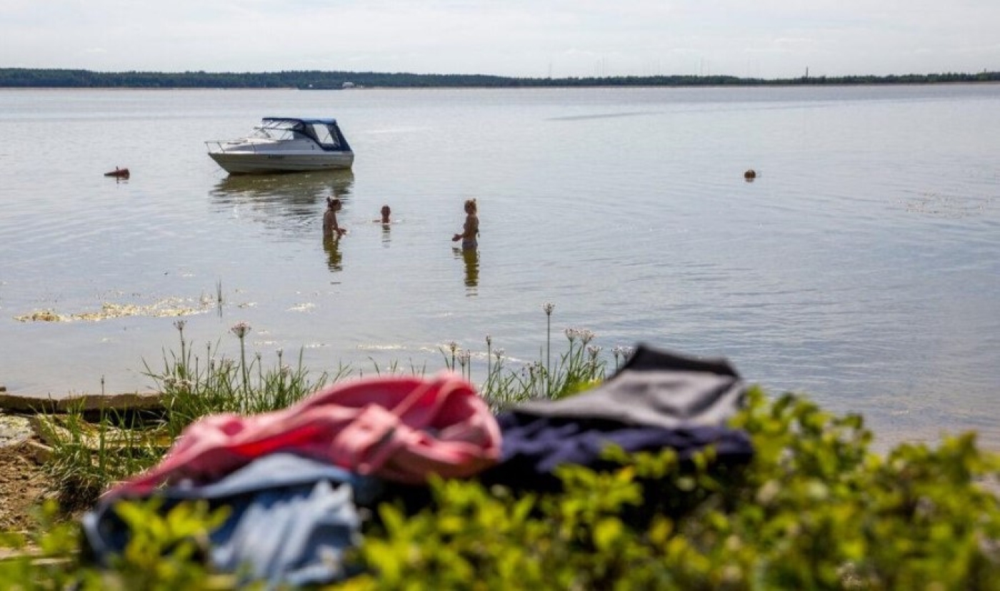 Загрязненная акватория и отсутствие буйков для купания детей. Прокуратура Минской области проверила пляжи