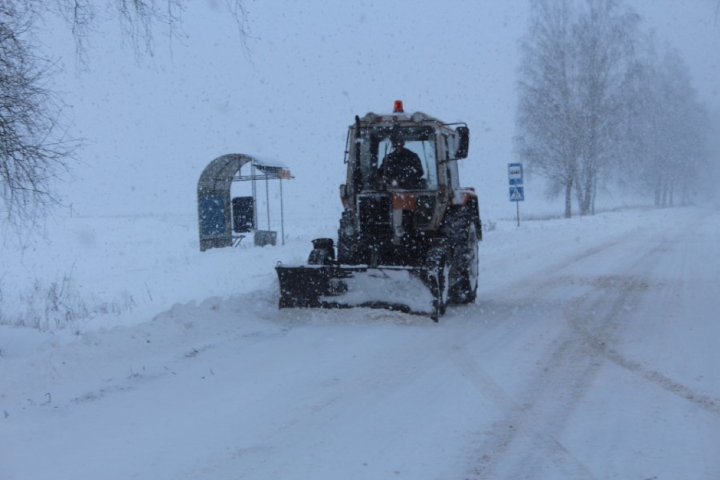 Уборка снега продолжается