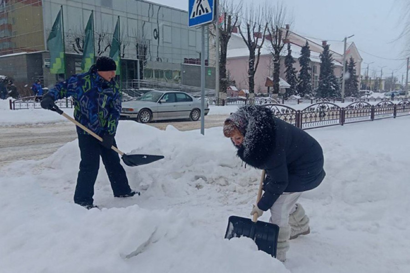 Помощь в уборке снега в Минской области оказывают более 37 тыс. жителей