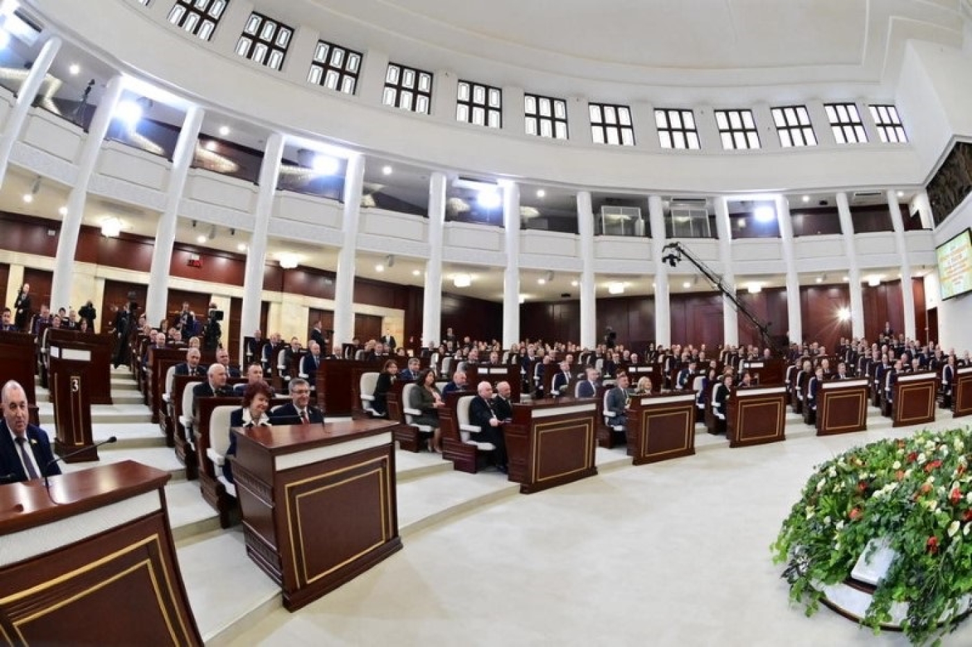 На народных избранников ложится особая ответственность за консолидацию общества и поддержание гражданского мира и согласия