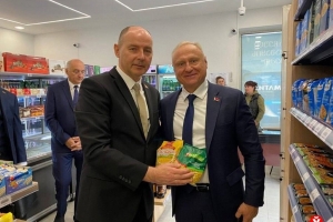 Белорусские продукты - на полках магазина в Телави