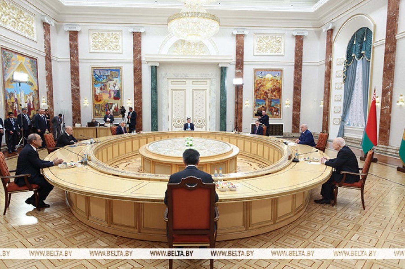 Лукашенко советует Армении в своем стремлении в ЕС не ставить телегу впереди лошади
