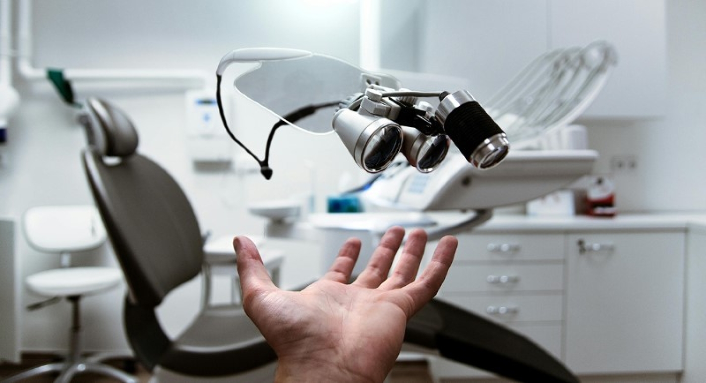 Лечение зубов под микроскопом – деньги на ветер или оправданная трата? Правда от стоматолога