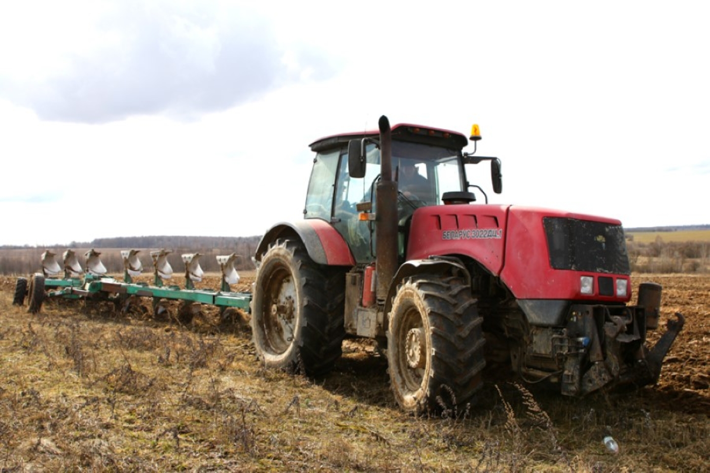 Минсельхозпрод: более 9,8 тыс. единиц техники для полевых работ было приобретено в 2023 году