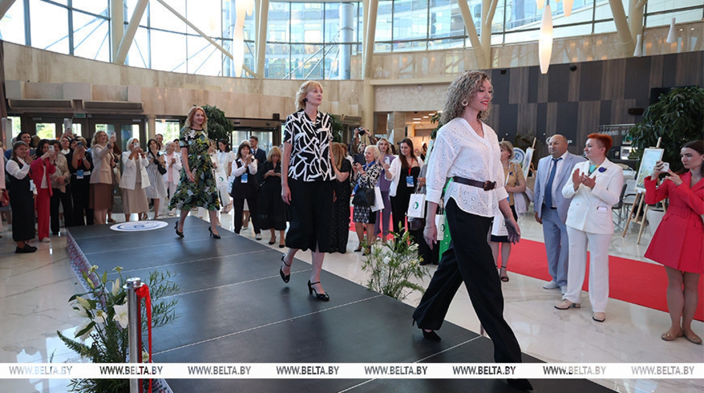 Модный показ предприятий концерна "Беллегпром" организовали на форуме "Мир женщин" в Минске