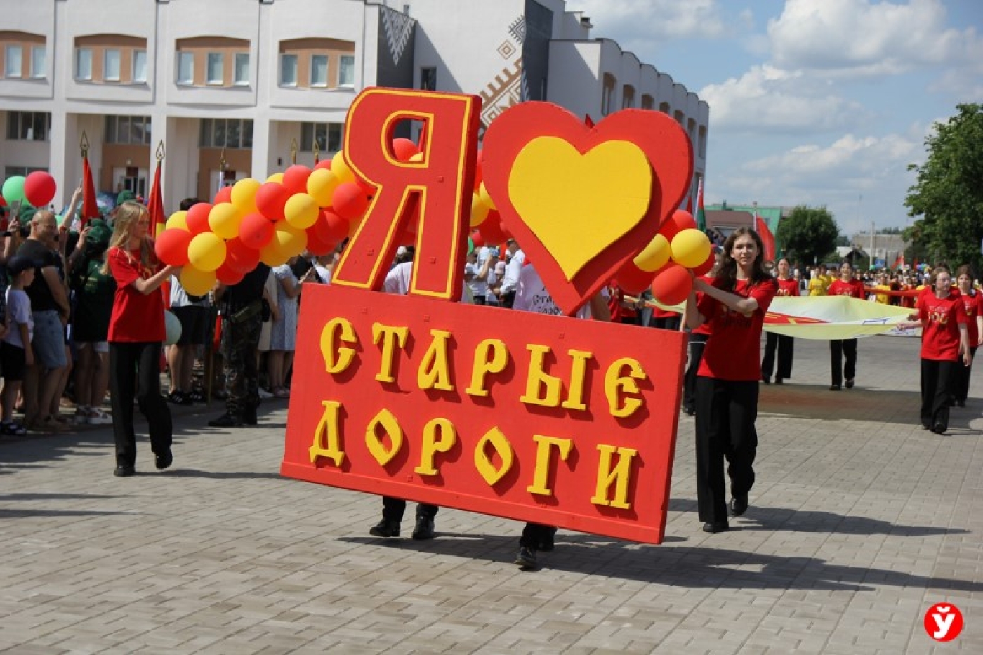 Турчин признался Старым Дорогам в любви и наградил лучших работников райцентра