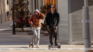 Пересевшим на велосипеды и самокаты водителям в "День без автомобиля" будут раздавать фрукты